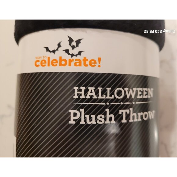 Way To Celebrate Black Pumpkin Skeleton Plush Throw Halloween Blanket 50" x 60" - Picture 6 of 9